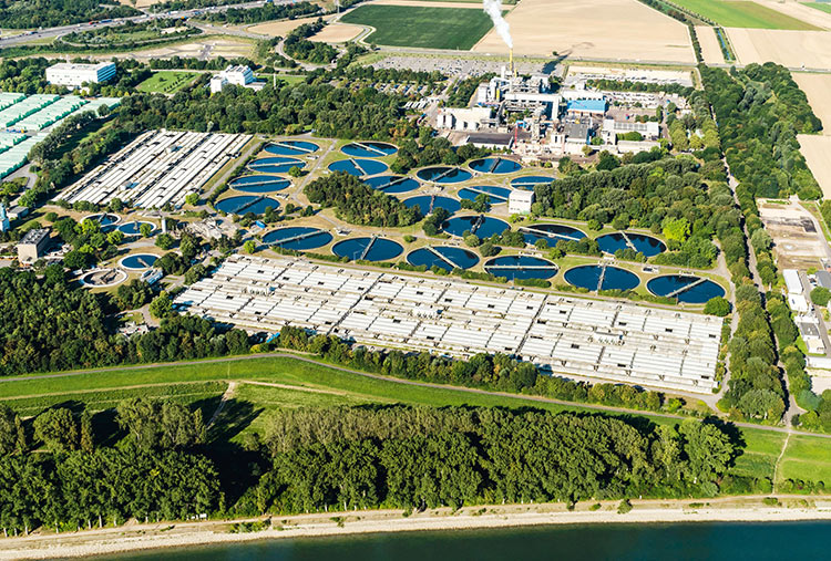Largest water treatment plant on the Rhine: The BASF wastewater treatment plant in Ludwigshafen, Germany, purifies almost 100 million cubic meters of the company’s production water every year. Even wastewater from the surrounding towns and communities is purified. (Photo)